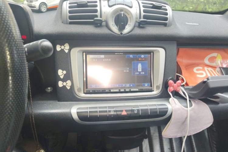 Used smart fortwo 2012 1.0 MHD Hardtop Comfort Edition Audio And AC Panel
