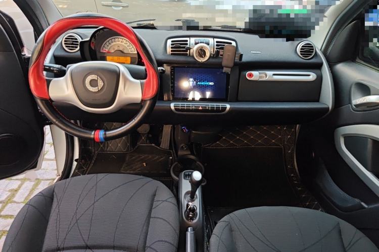 Used smart fortwo 2012 1.0 MHD Hardtop Passion Edition Center Console