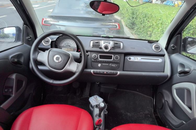 Used smart fortwo 2012 1.0 MHD Hardtop Standard Edition Center Console