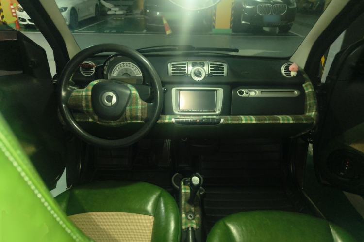 Used smart fortwo 2012 1.0 MHD Hardtop Comfort Edition Center Console