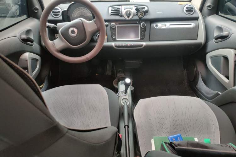 Used smart fortwo 2012 1.0 MHD Hardtop Comfort Edition Center Console