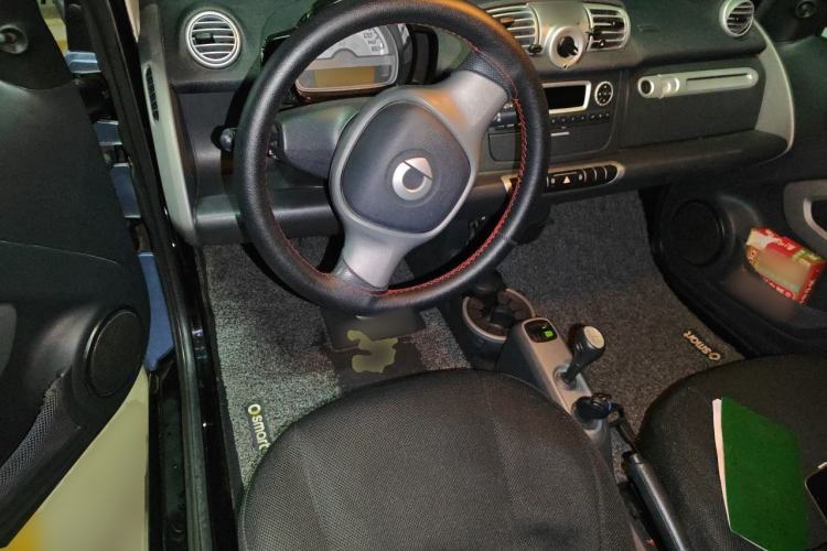 Used smart fortwo 2012 1.0 MHD Hardtop Standard Edition Center Console