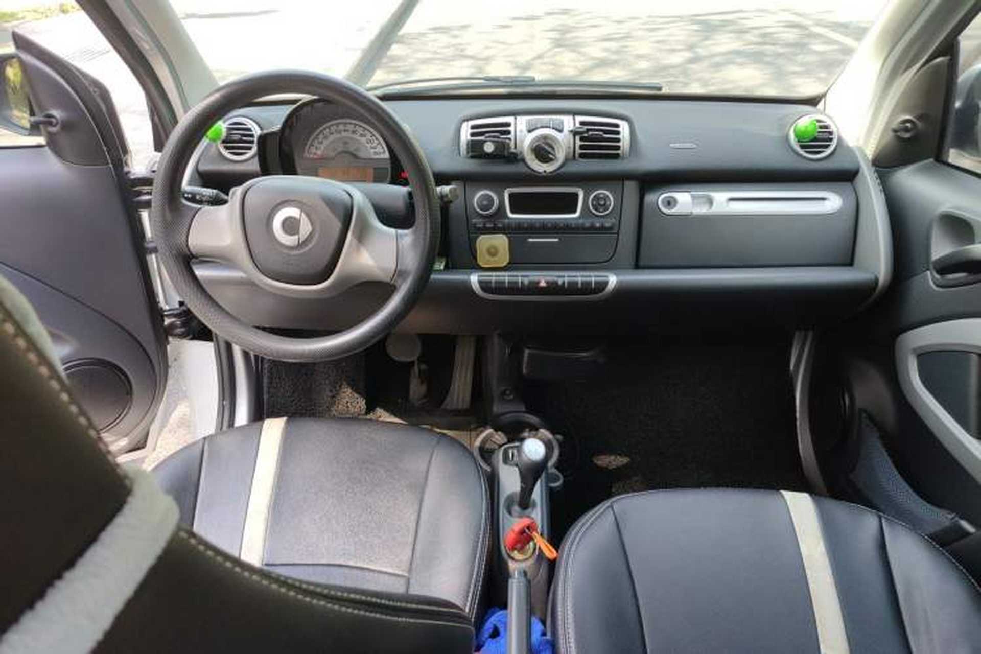 Used smart fortwo 2012 1.0 MHD Hardtop Comfort Edition Center Console