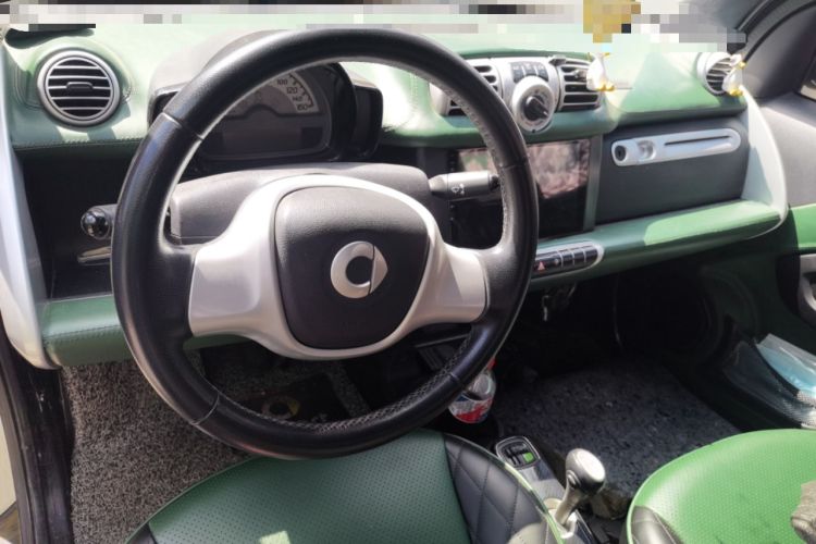 Used smart fortwo 2012 1.0 MHD Hardtop Comfort Edition Center Console