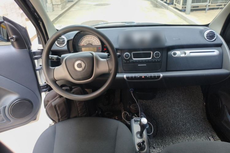 Used smart fortwo 2012 1.0 MHD Hardtop Standard Edition Center Console