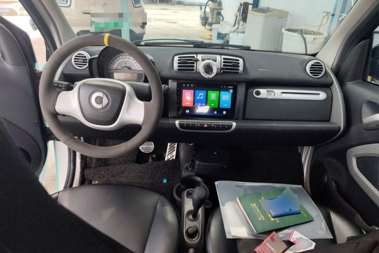 Used smart fortwo 2012 1.0 MHD Hardtop Standard Edition Center Console