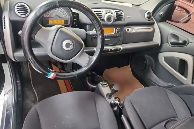 Used smart fortwo 2012 1.0 MHD Hardtop Standard Edition Center Console