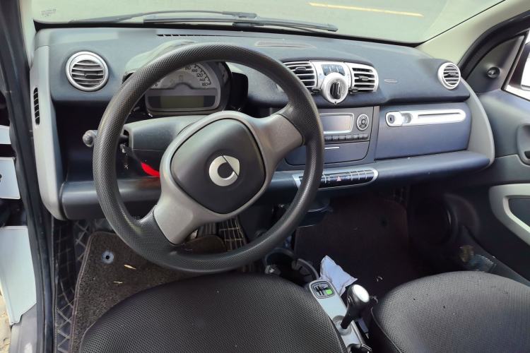 Used smart fortwo 2012 1.0 MHD Hardtop Standard Edition Center Console