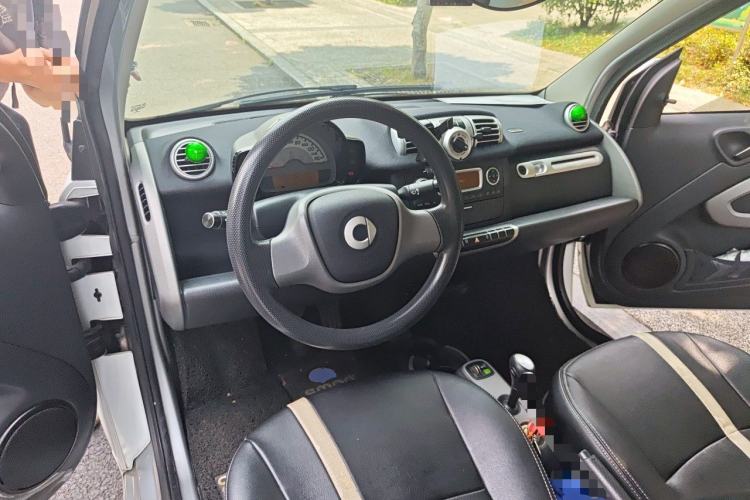 Used smart fortwo 2012 1.0 MHD Hardtop Standard Edition Center Console