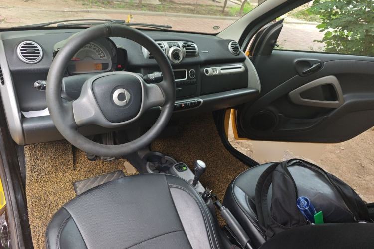 Used smart fortwo 2012 1.0 MHD Hardtop Standard Edition Center Console