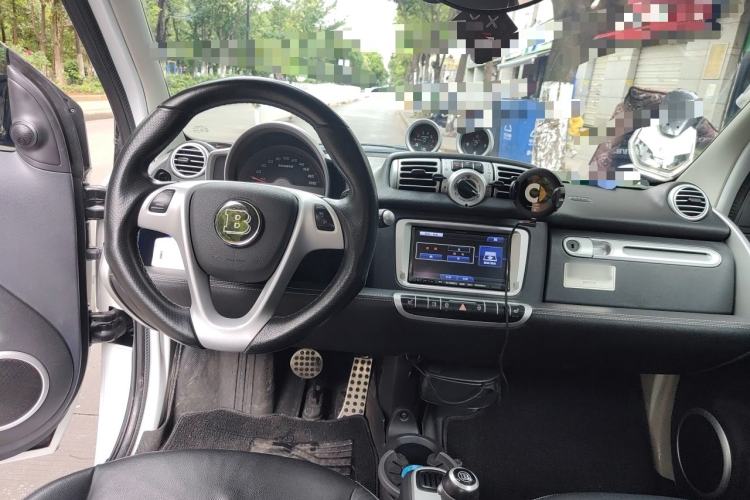 Used smart fortwo 2012 1.0T Bosu Xclusive Edition Center Console