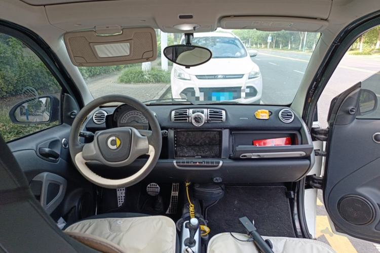 Used smart fortwo 2012 1.0 MHD Hardtop Standard Edition Center Console