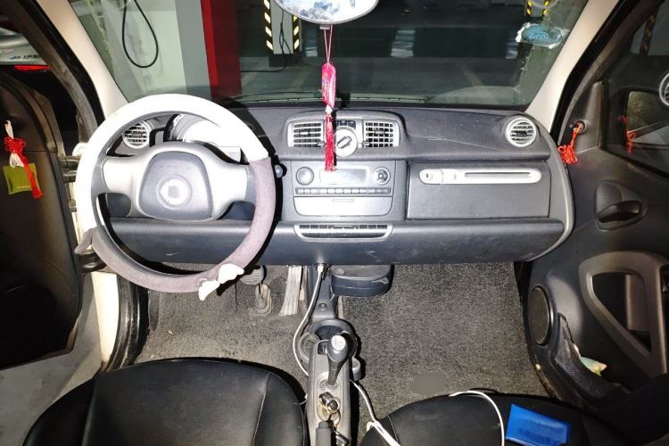 Used smart fortwo 2012 1.0 MHD Hardtop Standard Edition Center Console
