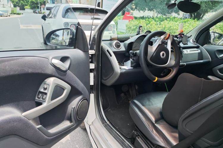 Used smart fortwo 2012 1.0T Hardtop Passion Edition Driver Seat