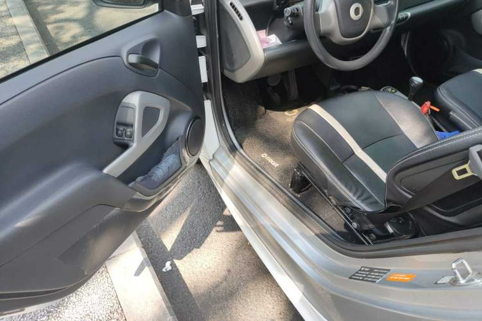 Used smart fortwo 2012 1.0 MHD Hardtop Comfort Edition Driver Seat