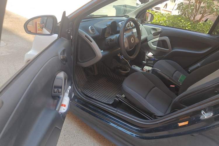Used smart fortwo 2012 1.0 MHD Hardtop Standard Edition Driver Seat