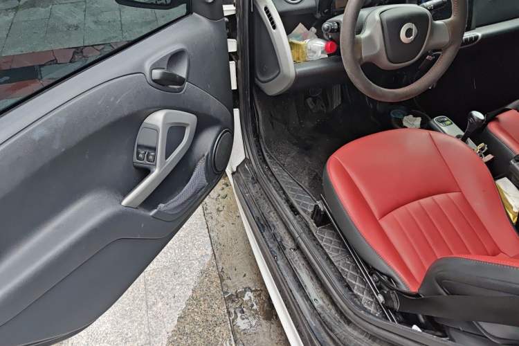 Used smart fortwo 2012 1.0 MHD Hardtop Comfort Edition Driver Seat