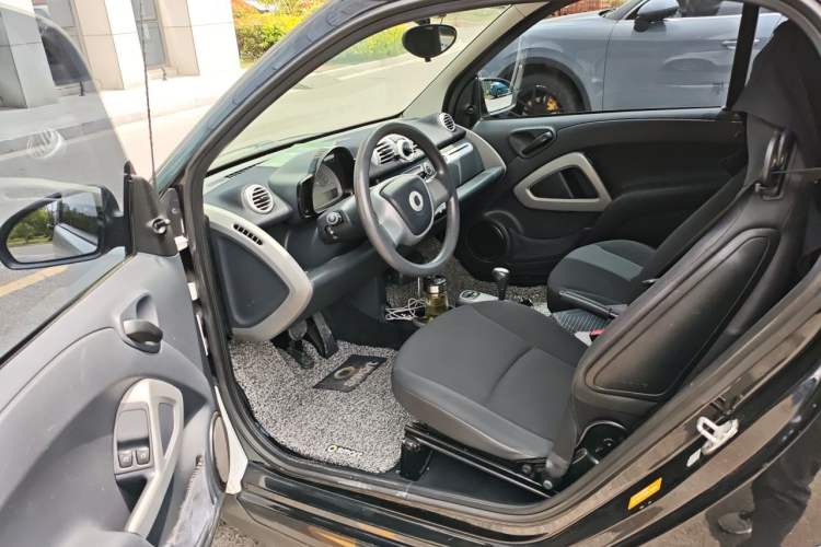 Used smart fortwo 2012 1.0 MHD Hardtop Standard Edition Driver Seat