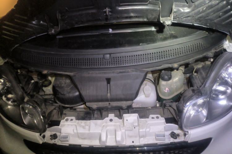 Used smart fortwo 2012 1.0 MHD Hardtop Comfort Edition Engine Bay