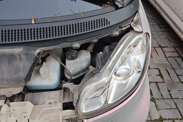 Used smart fortwo 2012 1.0 MHD Hardtop Passion Edition Engine Bay Left