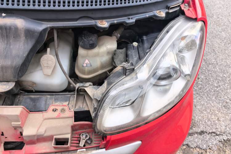Used smart fortwo 2012 1.0 MHD Hardtop Comfort Edition Engine Bay Left