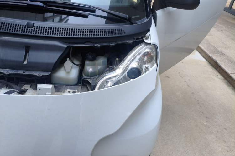 Used smart fortwo 2012 1.0 MHD Hardtop Standard Edition Engine Bay Left