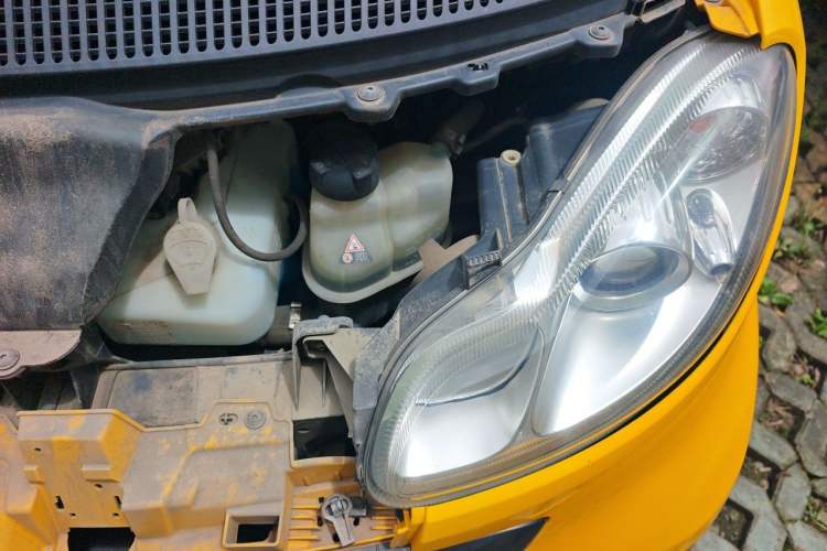 Used smart fortwo 2012 1.0 MHD Hardtop Standard Edition Engine Bay Left
