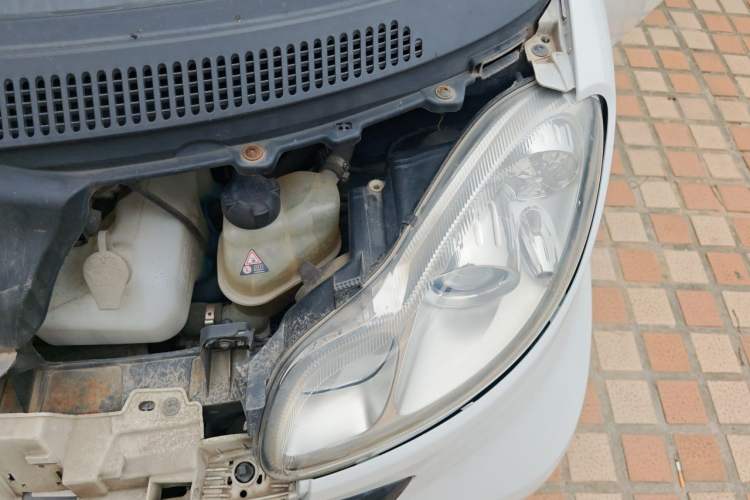 Used smart fortwo 2012 1.0 MHD Hardtop Standard Edition Engine Bay Left