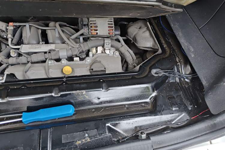 Used smart fortwo 2012 1.0 MHD Hardtop Comfort Edition Engine Bay Left