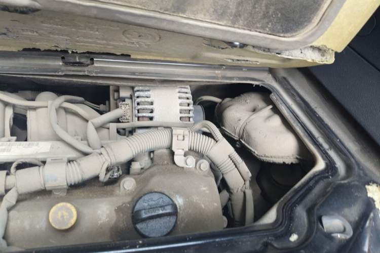Used smart fortwo 2012 1.0 MHD Hardtop Comfort Edition Engine Bay Left