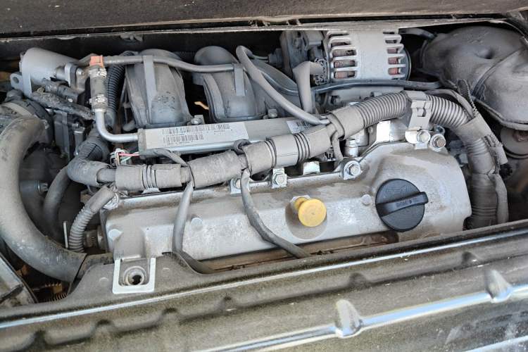 Used smart fortwo 2012 1.0 MHD Hardtop Comfort Edition Engine Bay Left