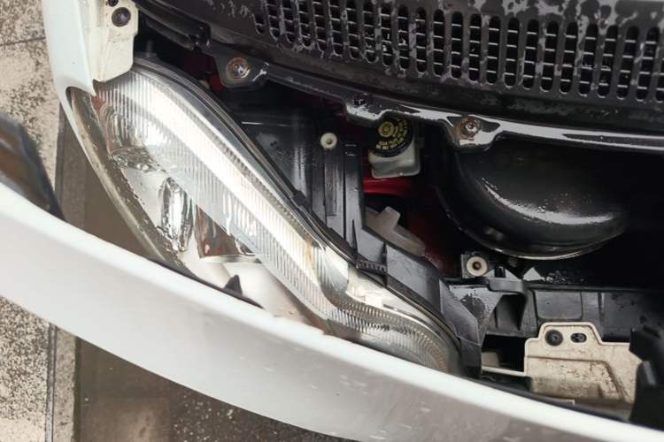 Used smart fortwo 2012 1.0 MHD Hardtop Comfort Edition Engine Bay Right