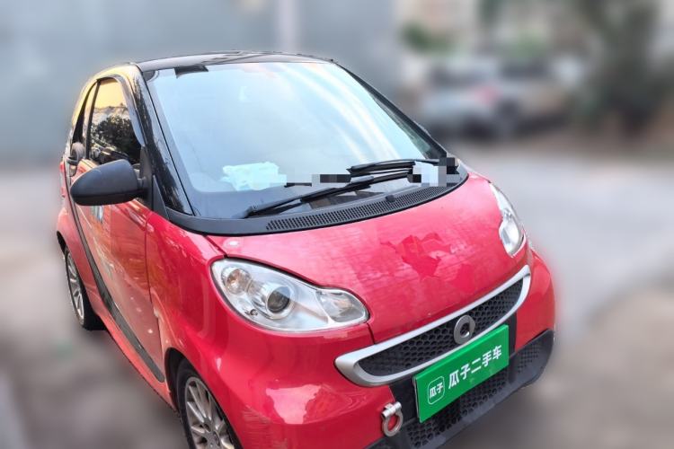 Used smart fortwo 2012 1.0 MHD Hardtop Comfort Edition Front Right 45 Deg