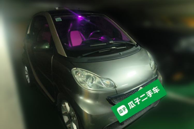 Used smart fortwo 2012 1.0 MHD Hardtop Comfort Edition Front Right 45 Deg