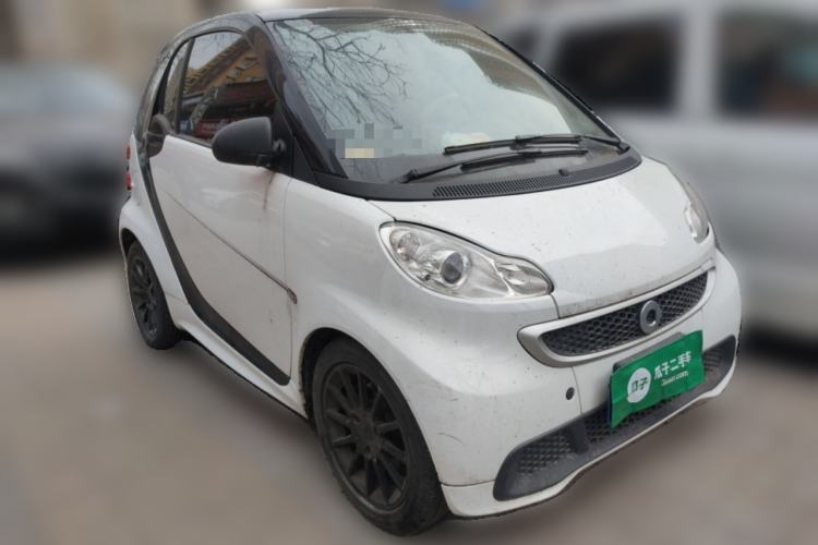 Used smart fortwo 2012 1.0 MHD Hardtop Comfort Edition Front Right 45 Deg