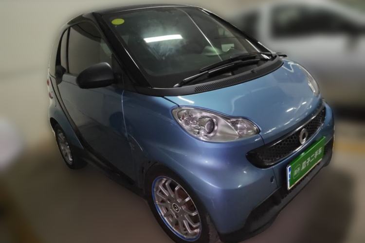Used smart fortwo 2012 1.0 MHD Hardtop Standard Edition Front Right 45 Deg