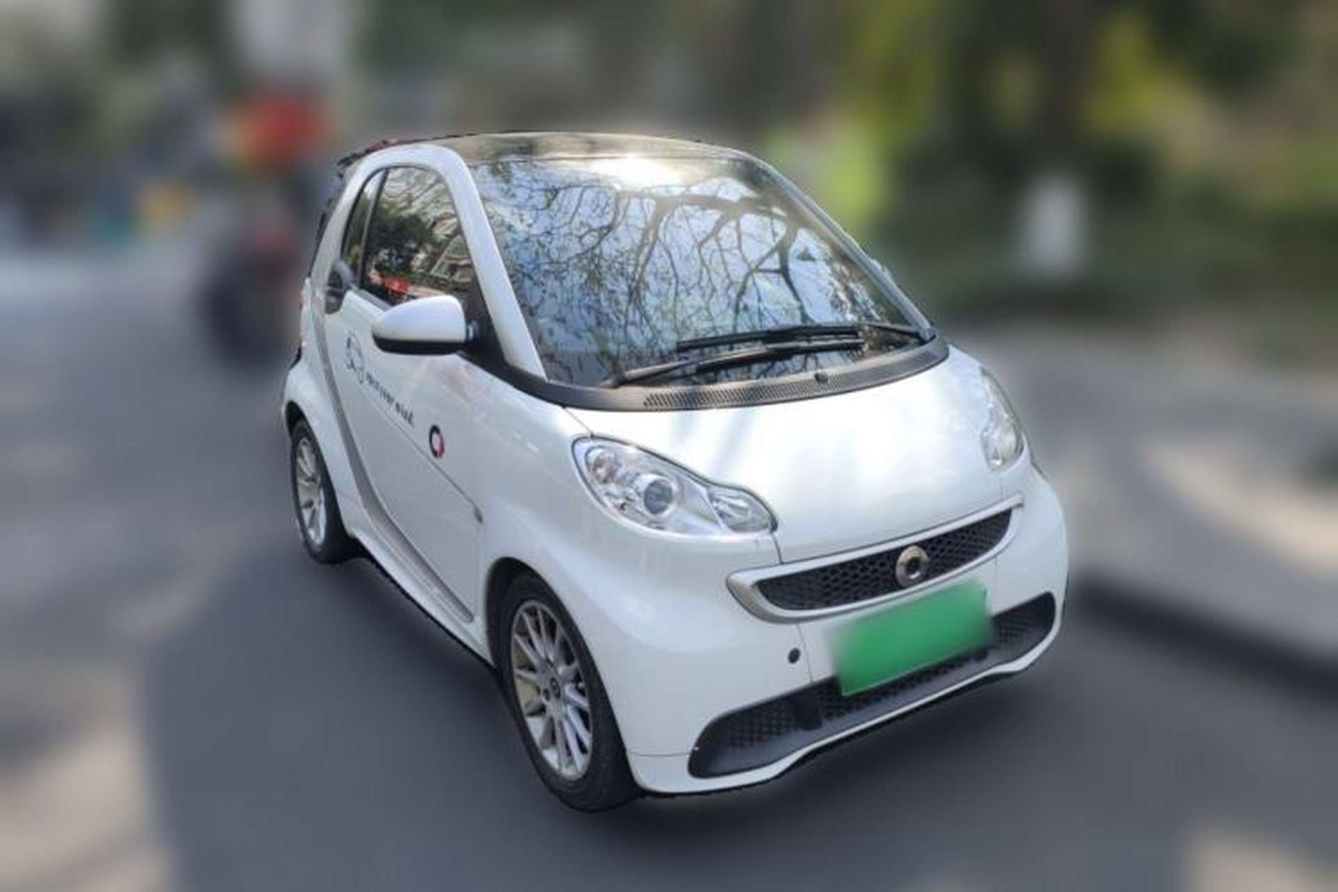Used smart fortwo 2012 1.0 MHD Hardtop Comfort Edition Front Right 45 Deg