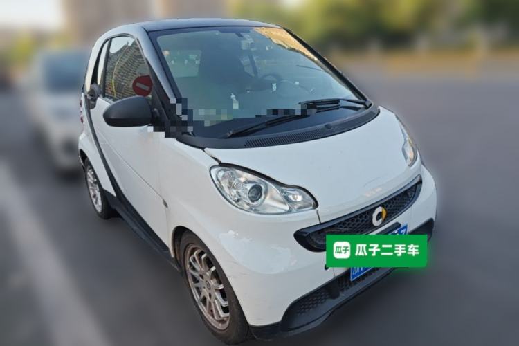 Used smart fortwo 2012 1.0 MHD Hardtop Standard Edition Front Right 45 Deg
