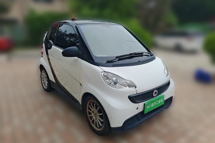 Used smart fortwo 2012 1.0 MHD Hardtop Standard Edition Front Right 45 Deg