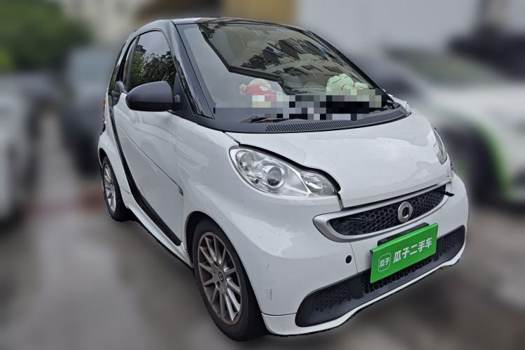 Used smart fortwo 2012 1.0 MHD Hardtop Comfort Edition Front Right 45 Deg
