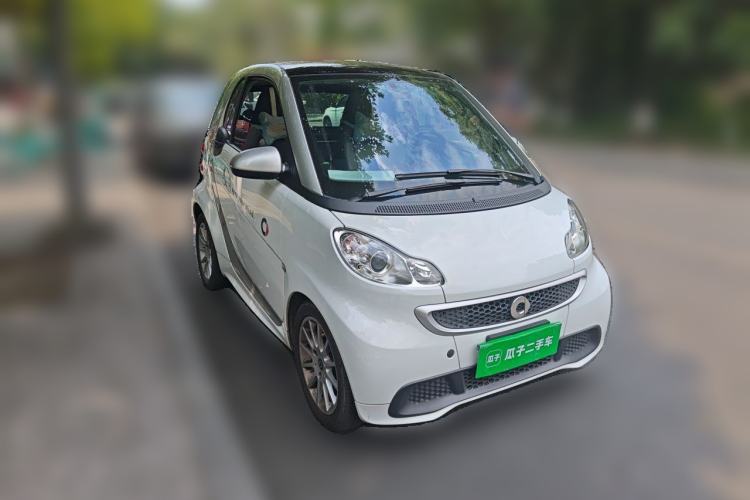 Used smart fortwo 2012 1.0 MHD Hardtop Standard Edition Front Right 45 Deg