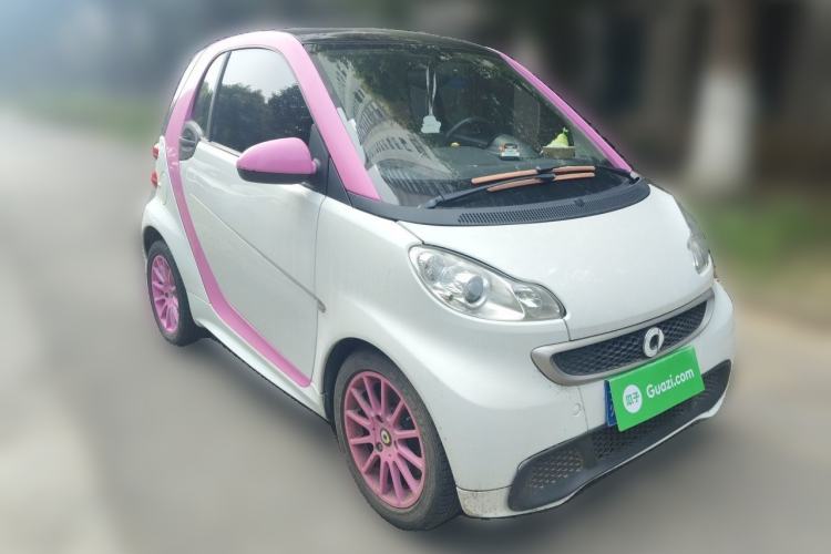 Used smart fortwo 2012 1.0 MHD Hardtop Comfort Edition Front Right 45 Deg