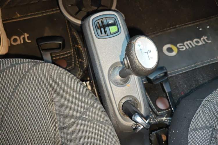 Used smart fortwo 2012 1.0 MHD Hardtop Passion Edition Gear Lever