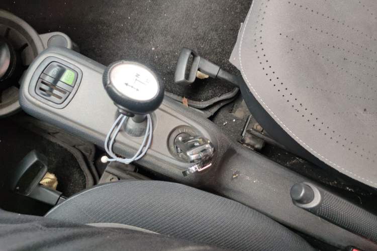Used smart fortwo 2012 1.0 MHD Hardtop Comfort Edition Gear Lever