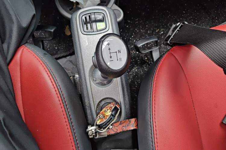 Used smart fortwo 2012 1.0 MHD Hardtop Comfort Edition Gear Lever
