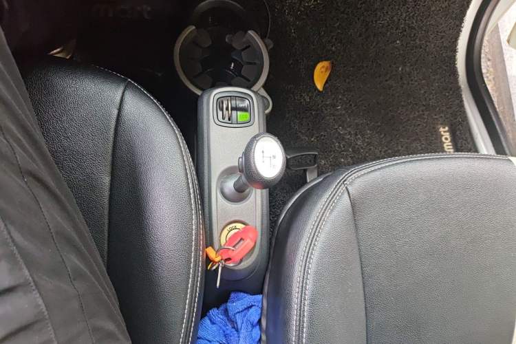 Used smart fortwo 2012 1.0 MHD Hardtop Standard Edition Gear Lever