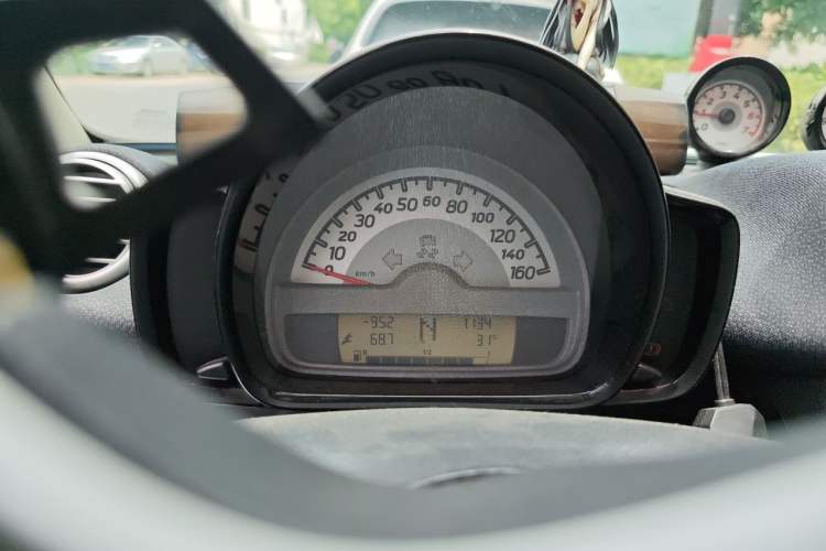 Used smart fortwo 2012 1.0T Hardtop Passion Edition Instrument Cluster
