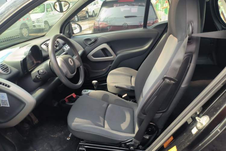 Used smart fortwo 2012 1.0 MHD Hardtop Comfort Edition Interior 1