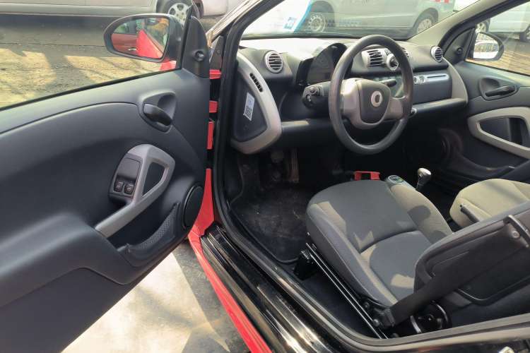 Used smart fortwo 2012 1.0 MHD Hardtop Comfort Edition Interior 2