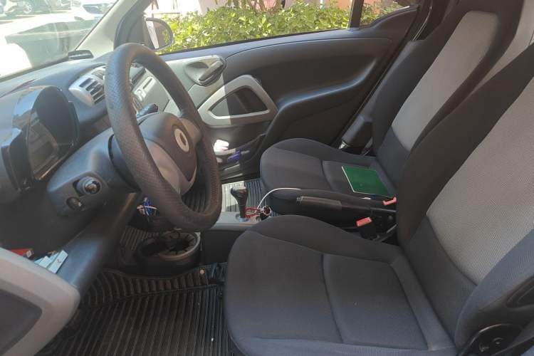 Used smart fortwo 2012 1.0 MHD Hardtop Standard Edition Left Front Seat